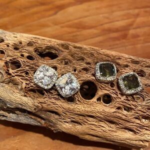 2x Earrings Costume Jewelry